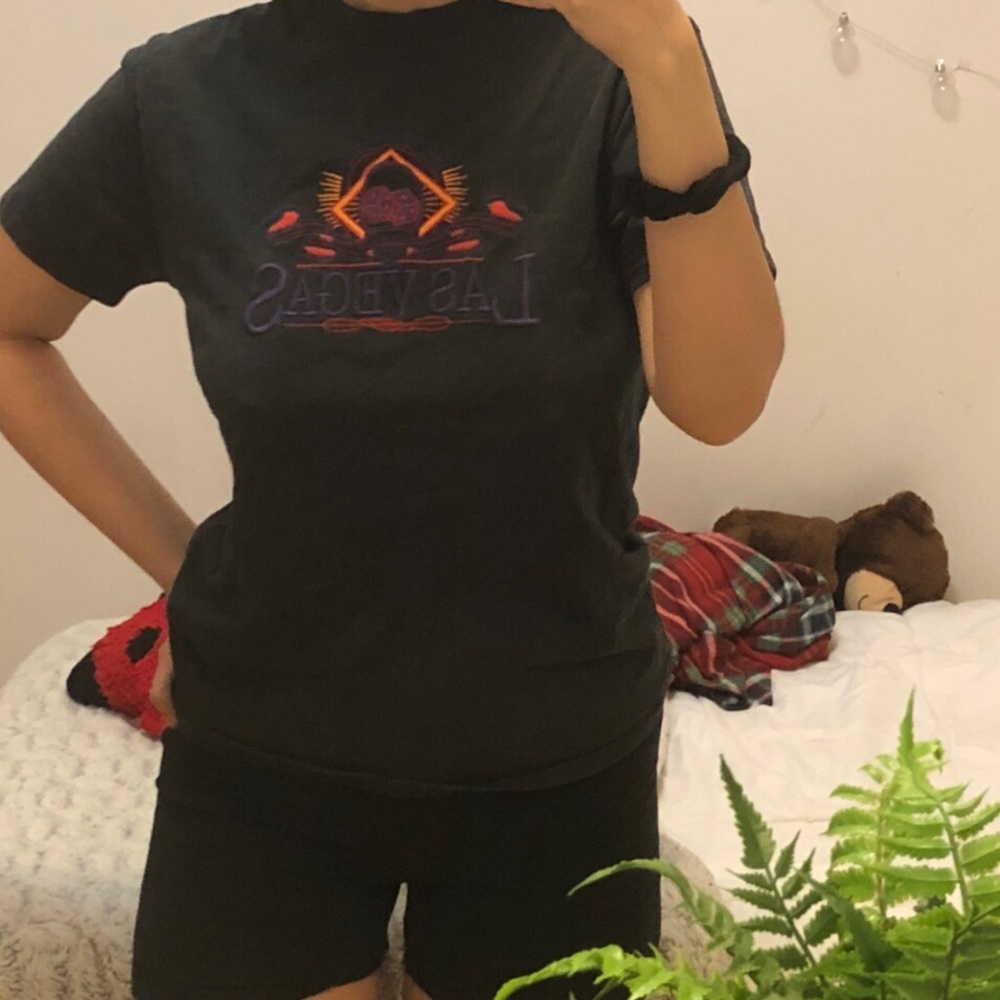 BRANDY MELVILLE VEGAS TEE